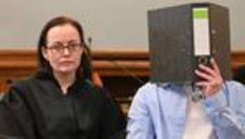 Mordprozess in Leipzig: Drohanruf: Urteilsverkündung nach Messertat verschoben