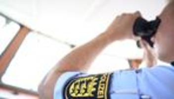 rheinstetten – karlsruhe: wohnmobil in rhein versenkt – fahrrinne eine stunde gesperrt