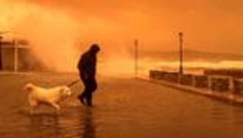 Starkregen und Saharastaub: Mindestens ein Toter nach schweren Unwettern in Griechenland