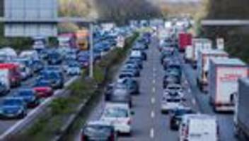 verkehr: mehr verkehr zum oster-start - adac erwartet kein chaos