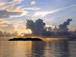 erinnerung an flutwelle in 2004: starkes beben löst tsunami-alarm vor indonesien aus