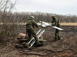 mit geld und versprechungen: russische armee wirbt studenten als drohnenpiloten an