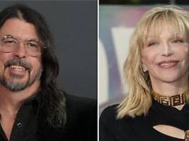 Sag, dass wir cool sind: Courtney Love setzt Dave Grohl unter Druck