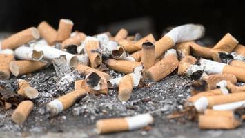 Zigarettenkippe weggeschnipst: Mitte leitet mehr als 140 Bußgeld-Verfahren ein