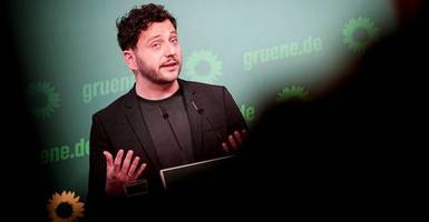 steigende preise bei sprit und benzin: grünen-chef banaszak plädiert für befristetes tempolimit