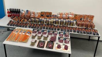 Banden räumen Supermärkte in Norderstedt aus: Lachs, Hummer und Steaks im Visier