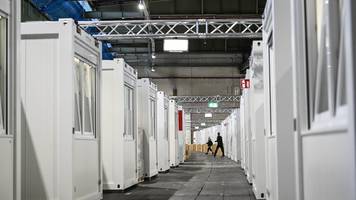 Todesfälle erschüttern Flüchtlingsunterkunft Berlin-Tempelhof