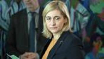 bundesgesundheitsministerin: warken will mitversicherung von ehepartnern nicht abschaffen