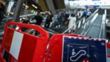 Deutsche Bahn: Rolltreppen-Chaos am Berliner Hauptbahnhof behoben