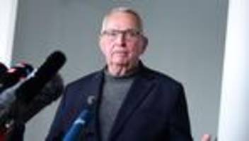 ostsee: umweltminister backhaus verurteilt morddrohungen nach wal-einsatz