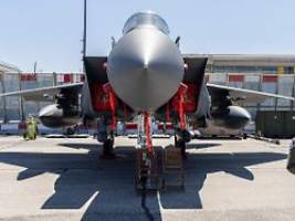 Suche nach der Besatzung läuft: USA bestätigen Abschuss eines Kampfflugzeugs durch Iran