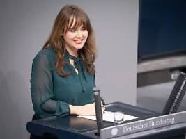 jeder gesparte tropfen ist gut: ricarda lang fordert homeoffice-anspruch wegen spritpreisen