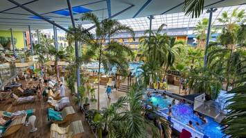 Erding: Feuer in größter Therme der Welt – Etwa 700 Badegäste betroffen