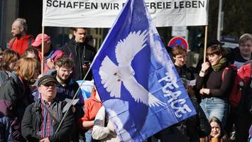 Ostermarschierer ziehen los: Warum sie immer noch an den Pazifismus glauben