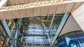 tanzender fake-polizist erobert instagram – hamburgs echte polizei schreitet ein