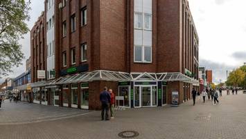 rahlstedter einkaufsmeile: lieferdienste fahren illegal durch fußgängerzone