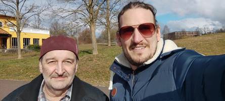 Letztes Rätsel und neuer Anfang: Wie ein Dillinger Lehrer durch den Tod seines Vaters eine Familie fand