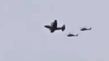 videos zeigen, wie us-flieger die vermisste crew suchen