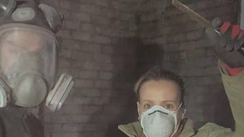 Paar renoviert sein Haus und findet riesigen geheimen Keller unter dem Boden