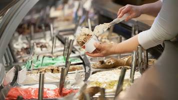 sogar die kugel eis wird zum luxus: christina (75) muss jeden euro zweimal umdrehen