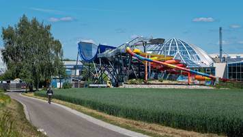 700 Gäste nach Feuer in Therme Erding kurzzeitig evakuiert