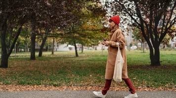 alice ist vor 4 jahren in eine kleinstadt gezogen – es läuft nicht so, wie sie es sich vorgestellt hat