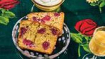 Eierlikörkuchen mit Himbeeren: Osterkuchen