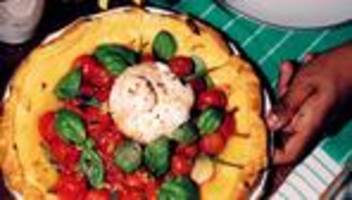 Fruchtiges Omelett mit Burrata: Fruchtiges Omelett mit Burrata