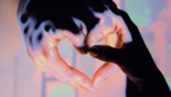 Künstliche Intelligenz und Intimität: Kann denn Liebe Silizium sein?