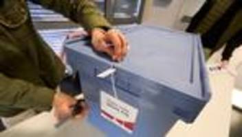 Öffentlicher Dienst im Blick: Zwei Rechnungshöfe und zwei Meinungen zum Thema Wahlhelfer