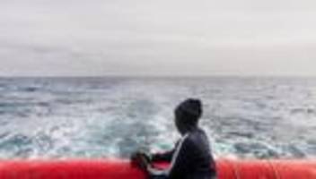 mittelmeer: abgeordnete von spd, grünen und linke fordern seenotrettungsprogramm