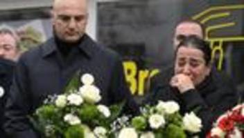 nsu-verbrechen : hunderte nehmen an kundgebung für dortmunder nsu-opfer kubasik teil