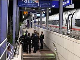 Rechtem Spektrum zuzuordnen: ICE-Böllerzünder verschickte vor seiner Tat Anschlagsdrohungen