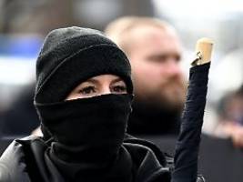 undercover unter nazis: ich war beim kauf der kugelbomben dabei