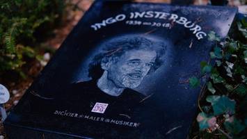 Ingo Insterburg: Ruhestätte mit Link ins Internet