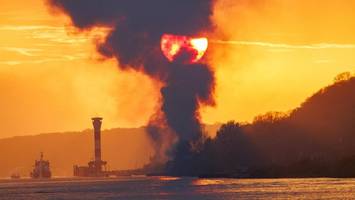 Große Osterfeuer am Elbstrand: Wann die Flammen heute in Hamburg lodern sollen