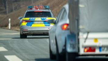 motorradunfall auf a1 bei hamburg: verkehr staut sich in richtung norden