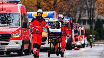 nach explosion: frau weigert sich, wohnung zu verlassen, und wird schwer verletzt