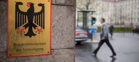 Neues Wehrdienst-Gesetz: Männer bis 45 müssen längeren Auslandsaufenthalt melden