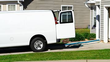 In 45 Jahren hatte ich nie ein Problem: Handwerker darf seinen Wagen nicht mehr in eigener Einfahrt parken