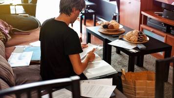 Schweizer Mietbarometer: Frauen und Menschen über 55 von Mieten belastet