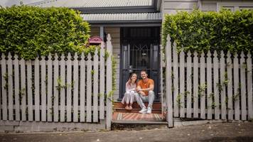 Trotz Zyklon-Gefahr: Frischverheiratetes Paar gibt Ersparnisse aus, um eigene Hochzeitslocation zu kaufen