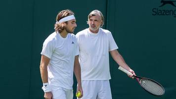 Tsitsipas klagt über Ex-Trainer: „Er hat mich noch getreten, als ich schon am Boden lag“