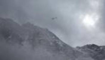 Bergrettung: Nebel am Arlberg – Bergrettung holt acht Skifahrer vom Hang