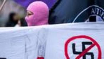 Demonstration: Hunderte demonstrieren nach Angriff mit Machete