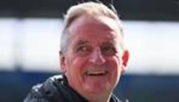 Fußball: Keine frühzeitige Entscheidung: Sander lobt und mahnt