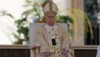 Vatikan: Papst feiert erstmals Ostermesse auf Petersplatz