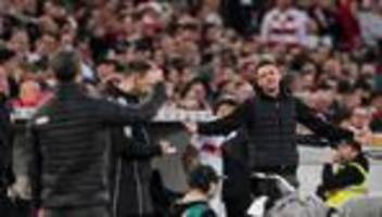 Fußball-Bundesliga: Stuttgarter Fans werfen nach Dortmunder Torjubel Stuhl auf Spielfeld