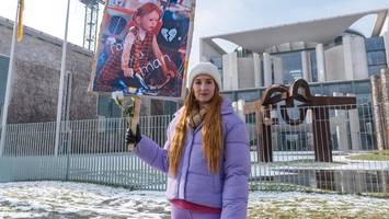 Hamburger Influencerin unterstützt Collien Fernandes – Tausende Hass-Nachrichten