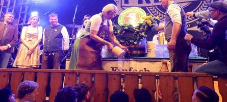 Letzter Fassanstich von Eva Weber: Plärrer-Festwirt erinnert sich an kuriosen Moment mit der OB